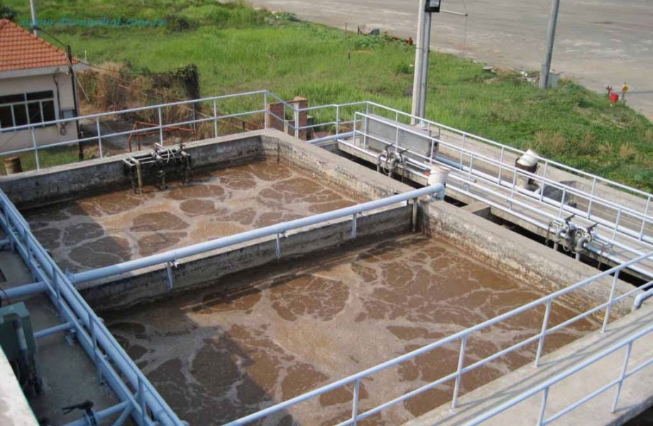 Operating wastewater treatment system
